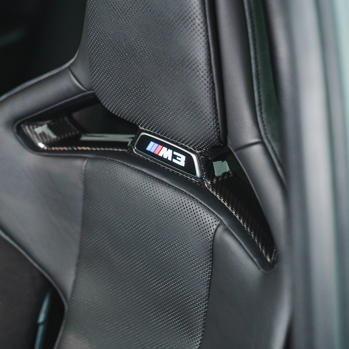 G8X Dry Carbon Fiber Center Bucket Seat Trim Insert - BMW G80 M3 G82 G83 M4 G87 M2 F92 M8